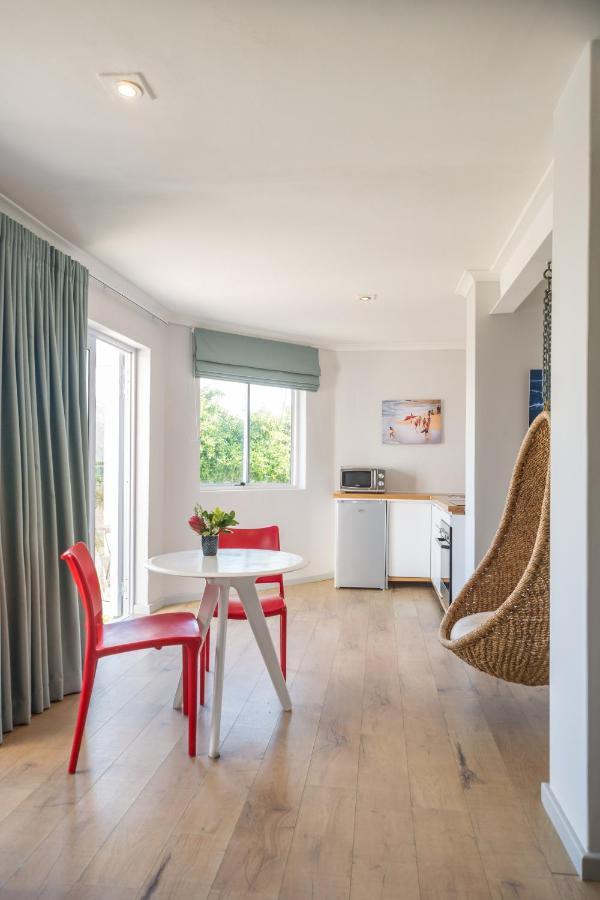קייפטאון Ocean12 Guesthouse Sunset Beach מראה חיצוני תמונה