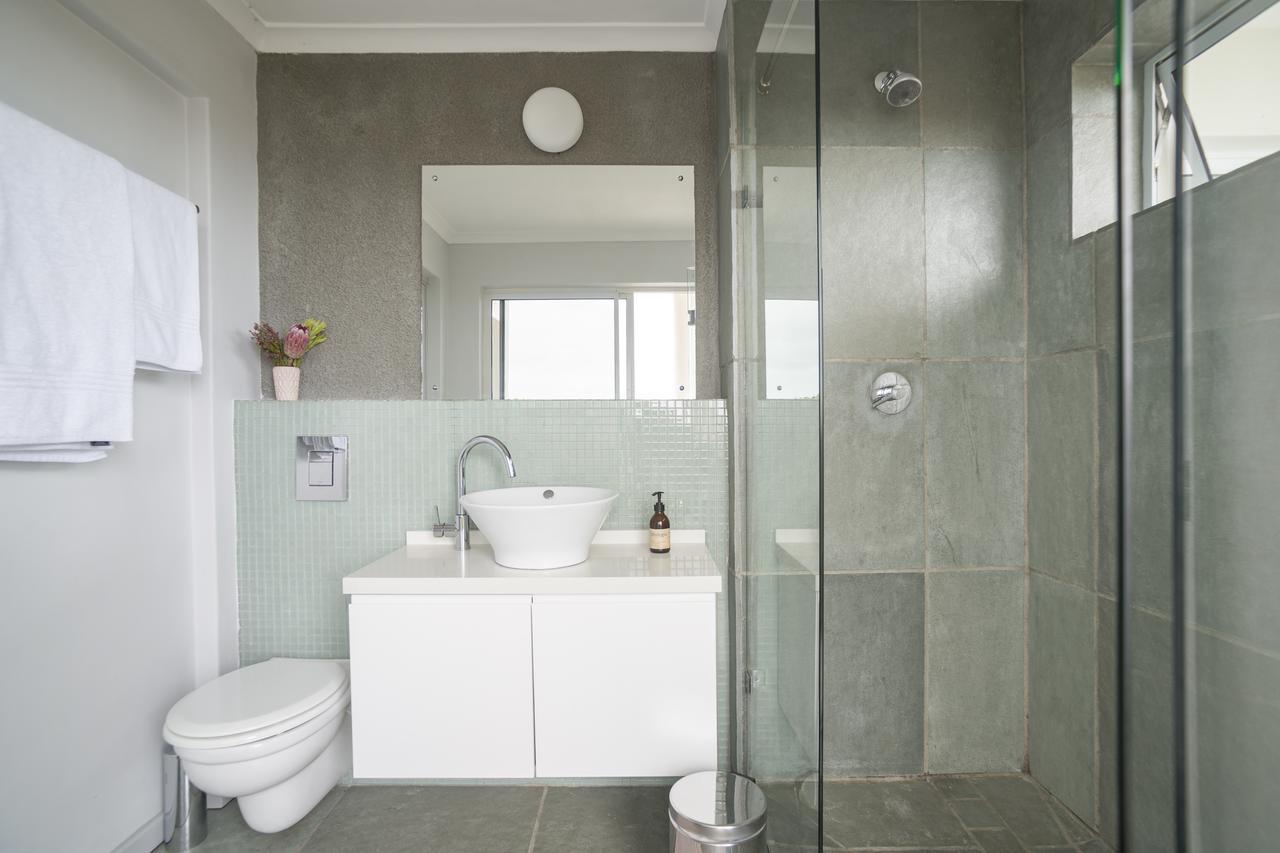 קייפטאון Ocean12 Guesthouse Sunset Beach מראה חיצוני תמונה
